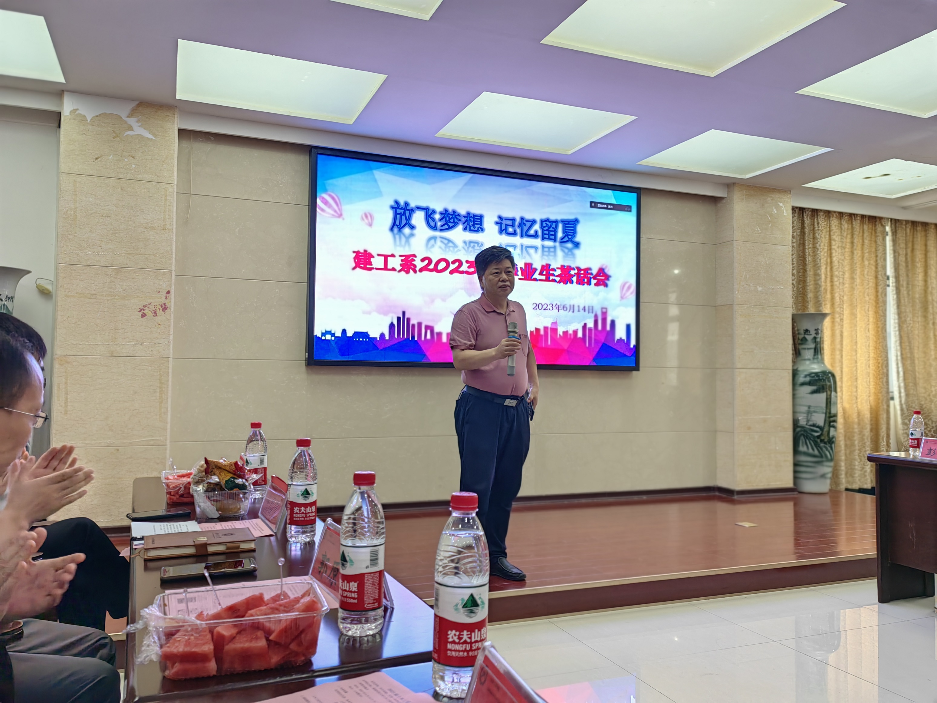 5e1e134c484d4a609a63a9615f1c7bd1.jpg 5e1e134c484d4a609a63a9615f1c7bd1.jpg